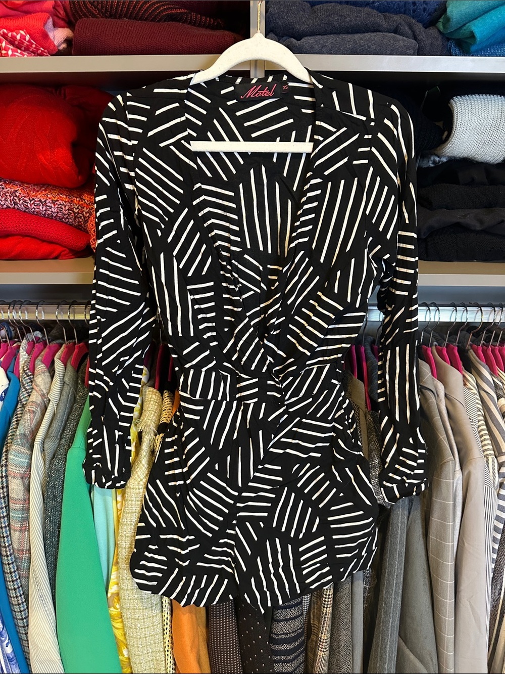 Motel black/white stripe print long sleeve elastic waistband 2 pocket romper XS